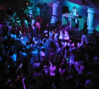 Crowd_024